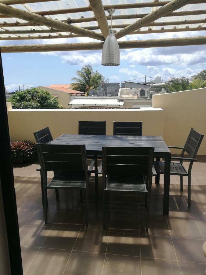 Zanana Penthouse Apartment Flic-en-Flacq Екстериор снимка